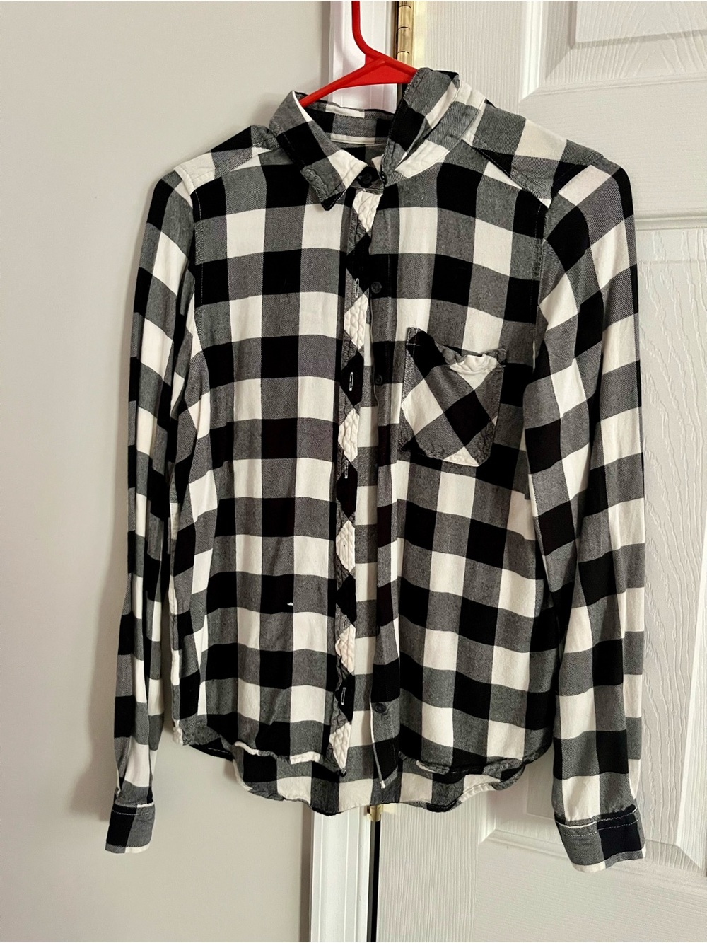 Universal Thread Black & White Buffalo Plaid Button-Down Shirt